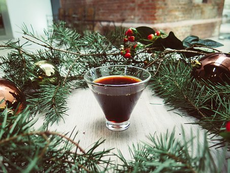 Der weihnachtliche Holunderpunsch rundet das Menü gut ab.