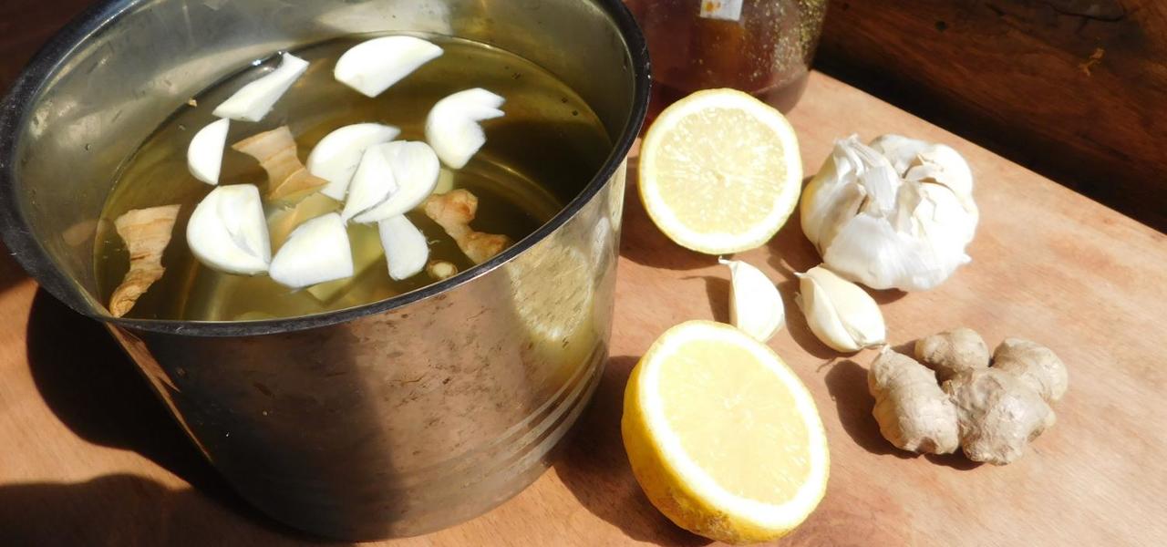 Knoblauchwasser mit Zitrone zum Abnehmen Knoblauchwasser mit Zitrone zum Abnehmen