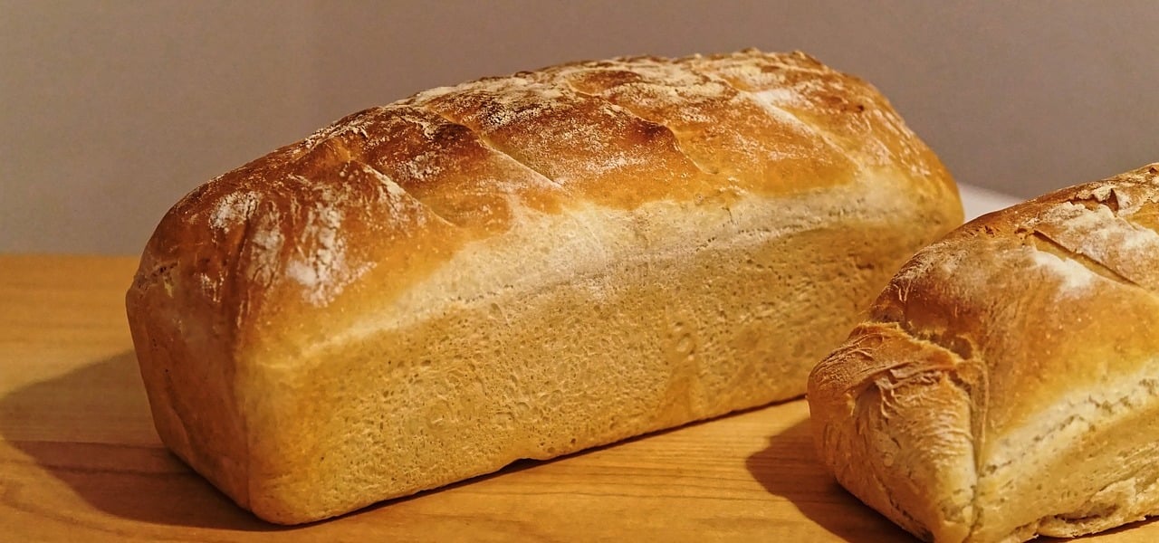 Weißbrot backen: Einfaches Rezept für den Klassiker - Utopia.de