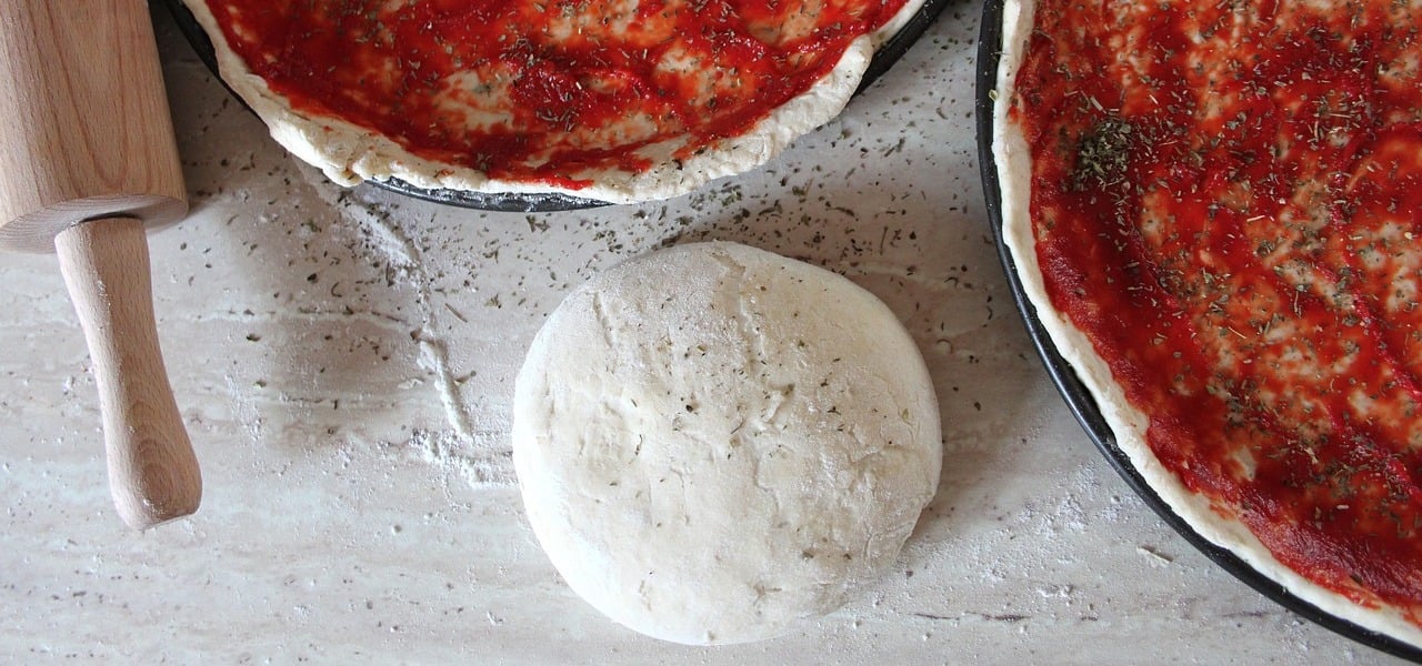 Pizzateig ohne Hefe: Schnelles Rezept für selbstgemachte Pizza - Utopia.de