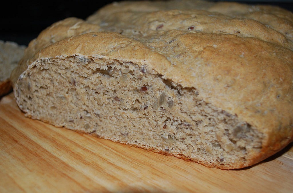 Römertopf: Brot backen im Tontopf - Utopia.de