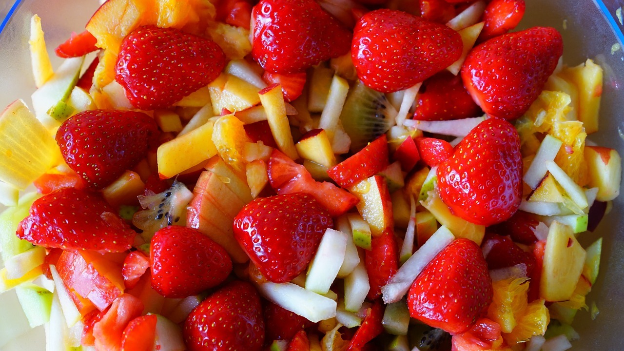 Obstsalat: Leckere Rezepte für jede Saison - Utopia.de