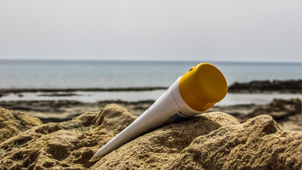 Sonnencreme Flecken Entfernen Damit Wirst Du Die Weissen Flecken Los Utopia De