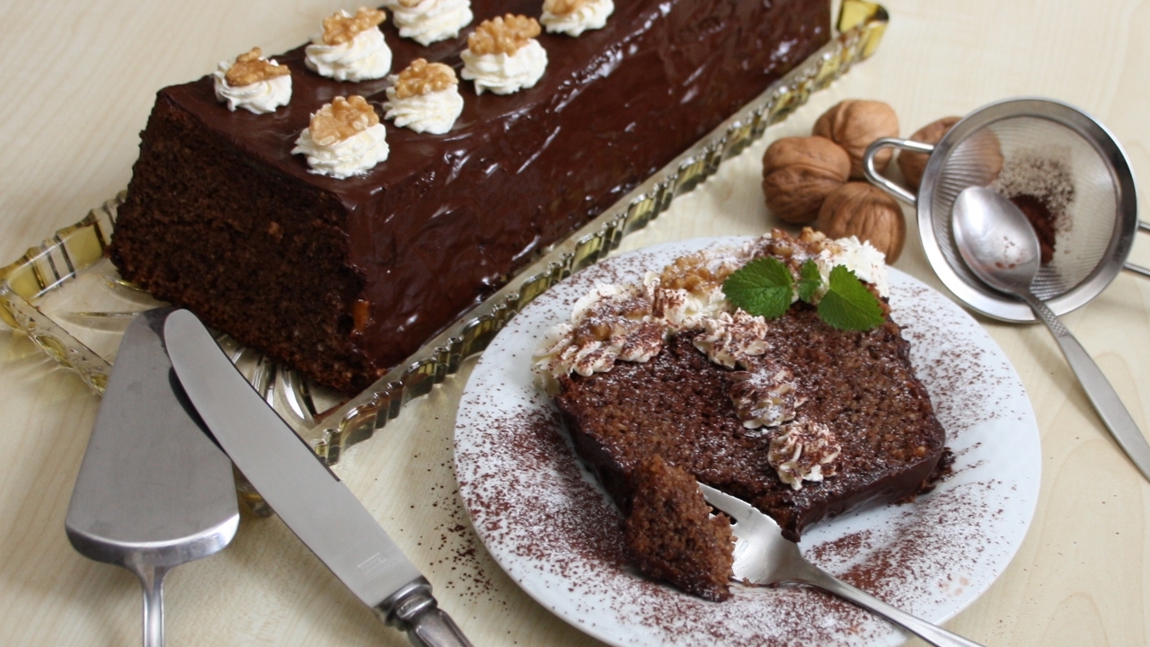 Saftiger Nusskuchen Ohne Mehl Rezept Mit Regionalen Nussen Utopia De