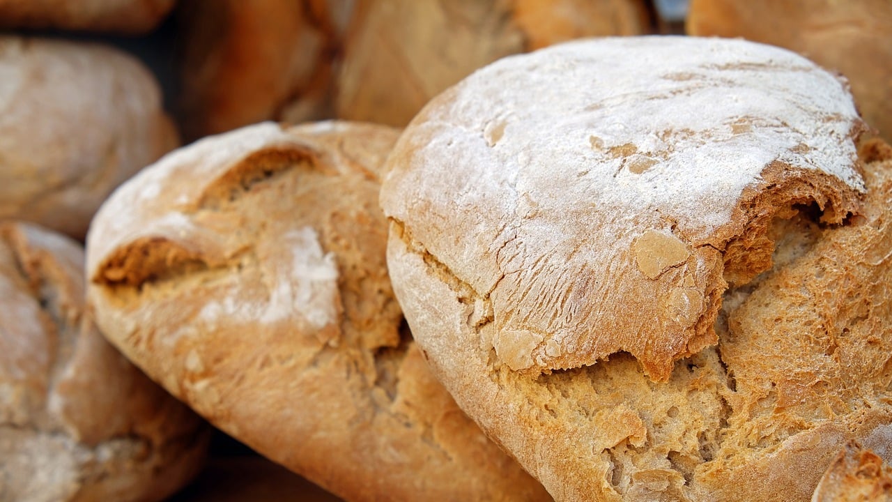 Brot auftauen: Mit diesen Tipps schmeckt es wieder frisch