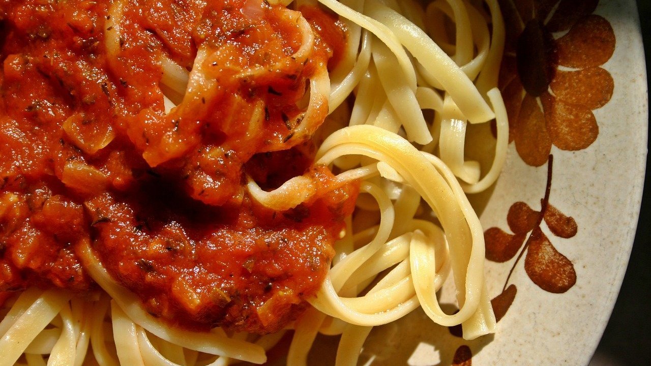 JamieOliverBolognese Ein Rezept mit Linsen Utopia.de