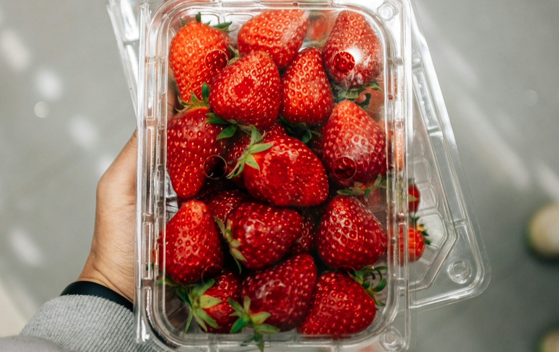 Erdbeeren aus Spanien? Warum du jetzt bei Erdbeeren genau hinsehen solltest