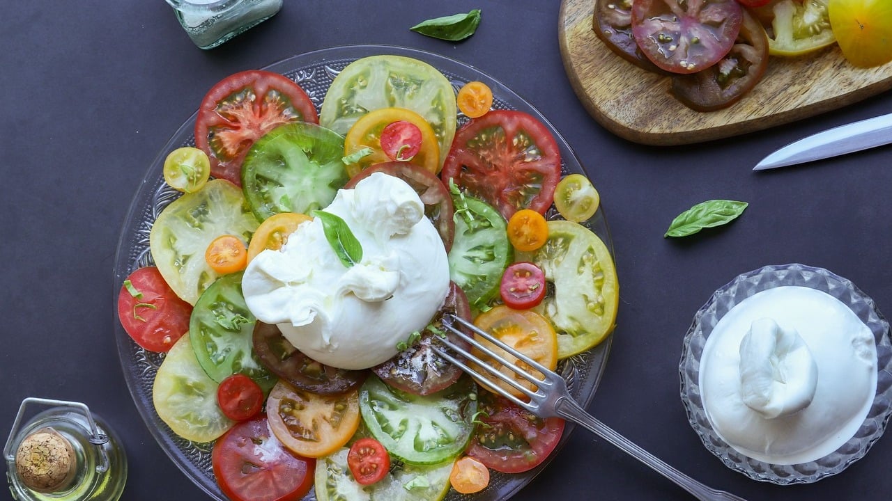 Mozzarella-oder-Burrata-Kennst-du-den-Unterschied-