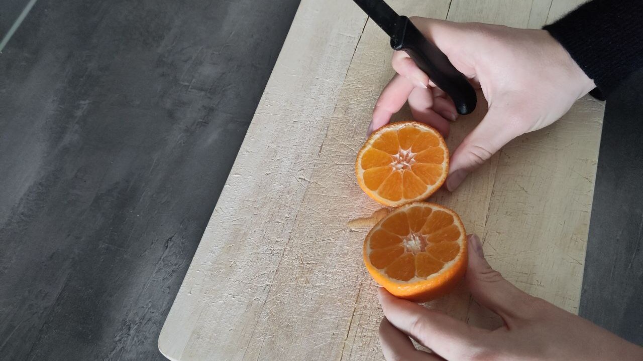 Mandarinen-sch-len-Mit-diesem-Trick-bleibt-weniger-wei-e-Haut-h-ngen