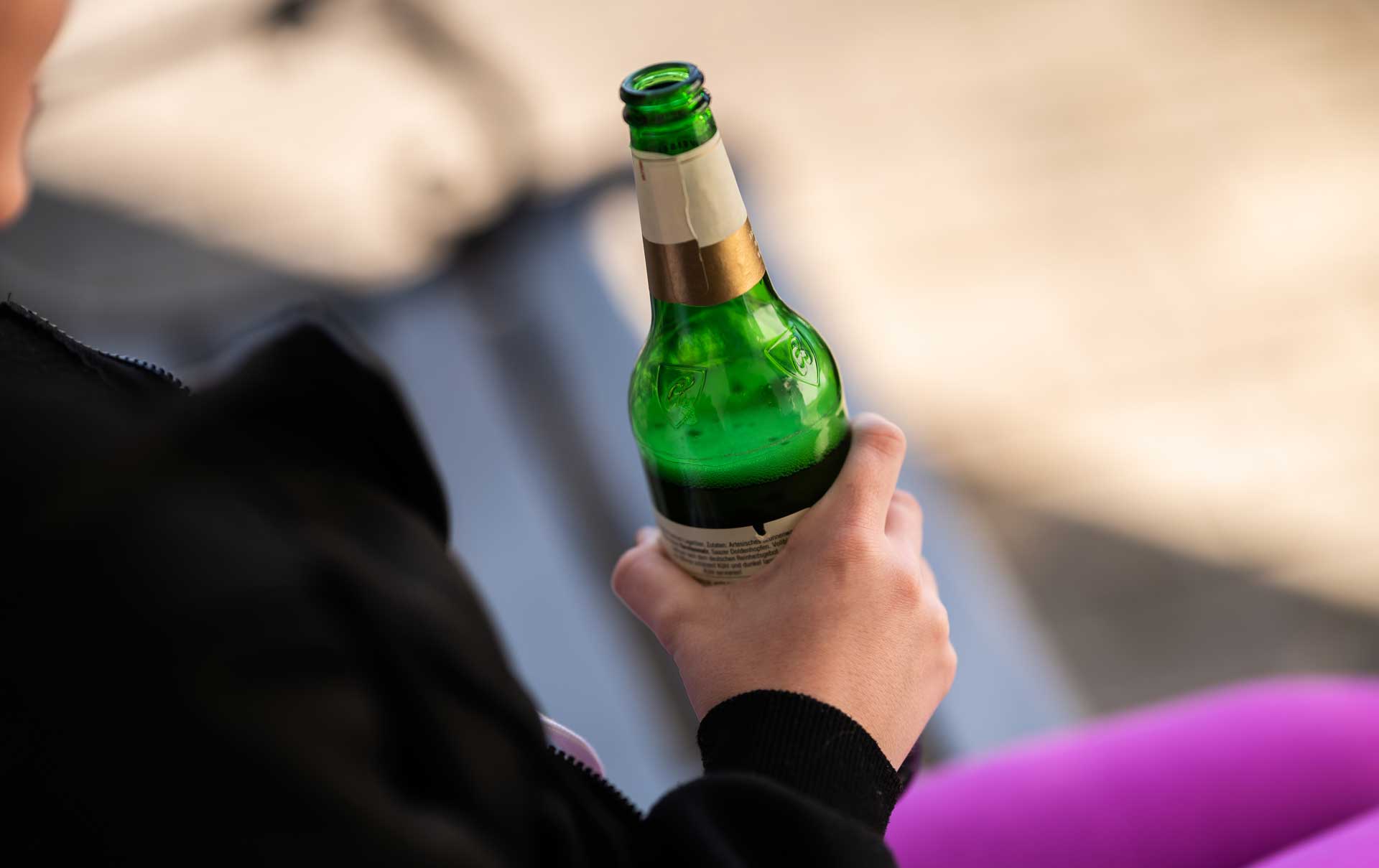 Teleskopeffekt: Wieso Alkohol für Frauen toxischer ist als für Männer