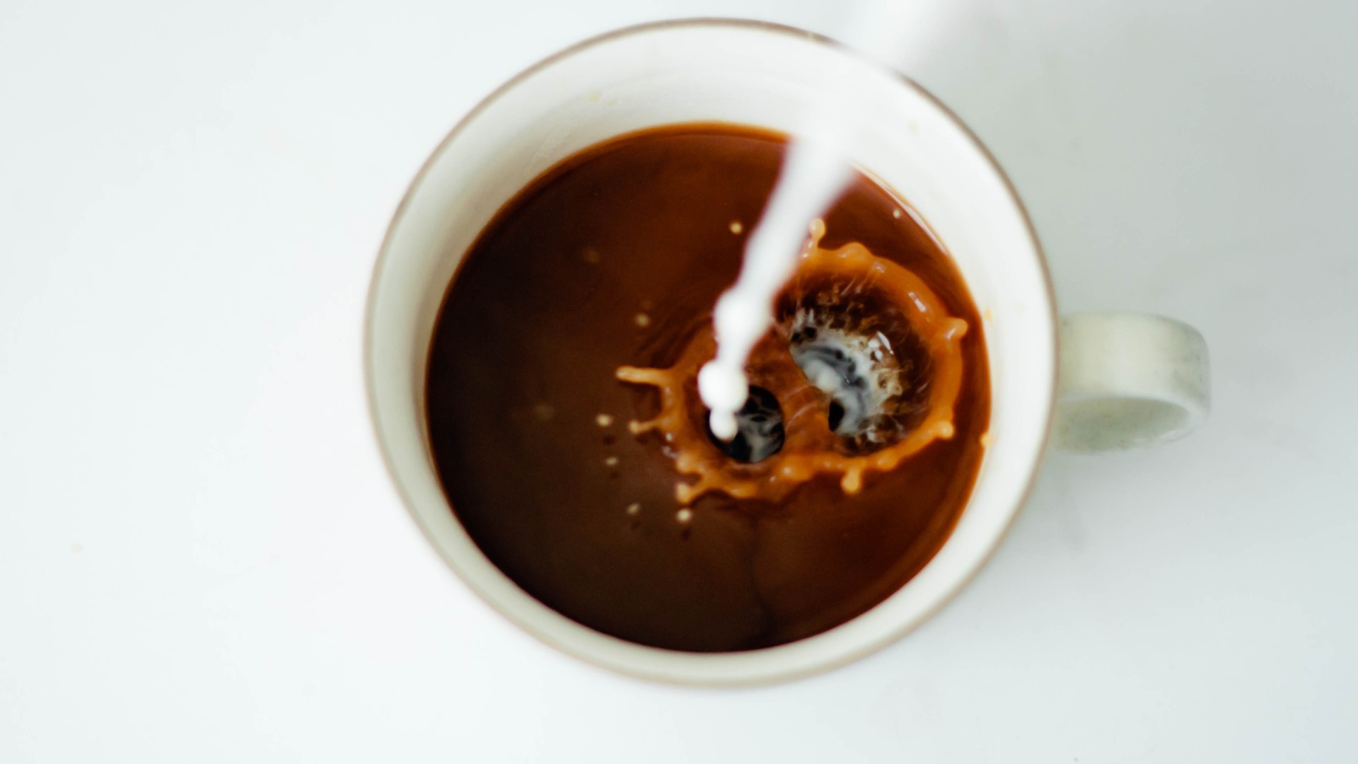 Hafermilch-flockt-im-Kaffee-So-passiert-dir-das-nicht-mehr