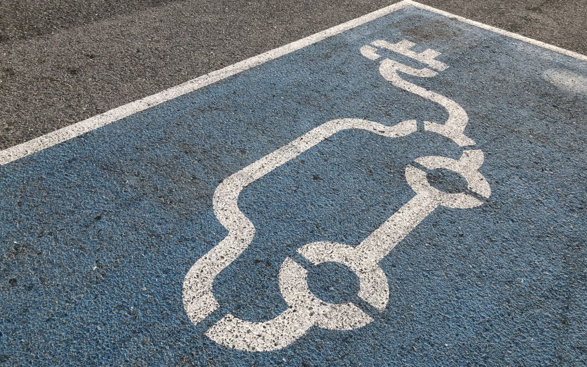 ADAC-Ranking-Die-E-Autos-mit-dem-besten-Preis-Reichweiten-Verh-ltnis-2025