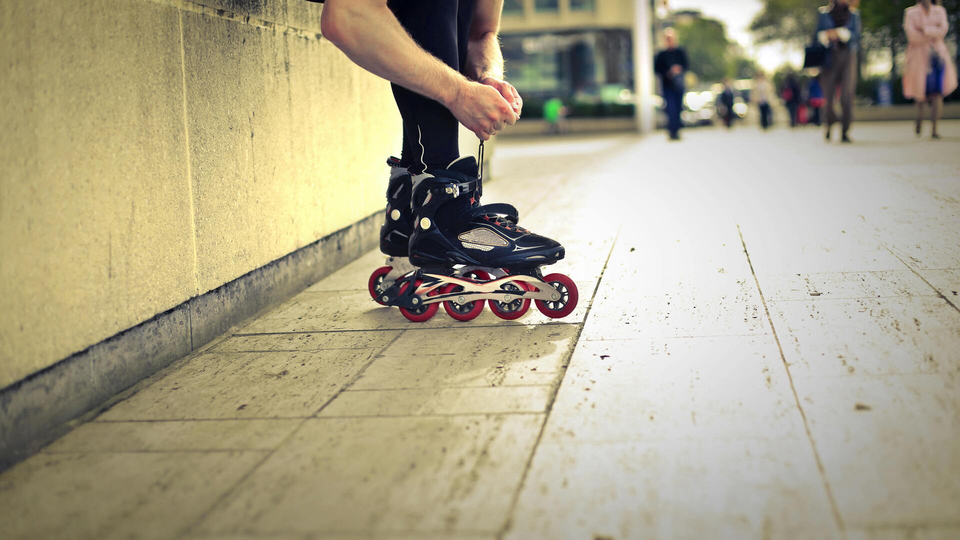 Inlineskating: 3 Tipps, wie du (wieder) ins Rollen kommst