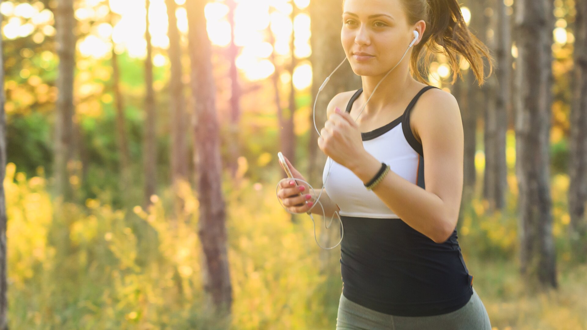 Natural-Running-Ist-es-gesund-barfu-zu-joggen-