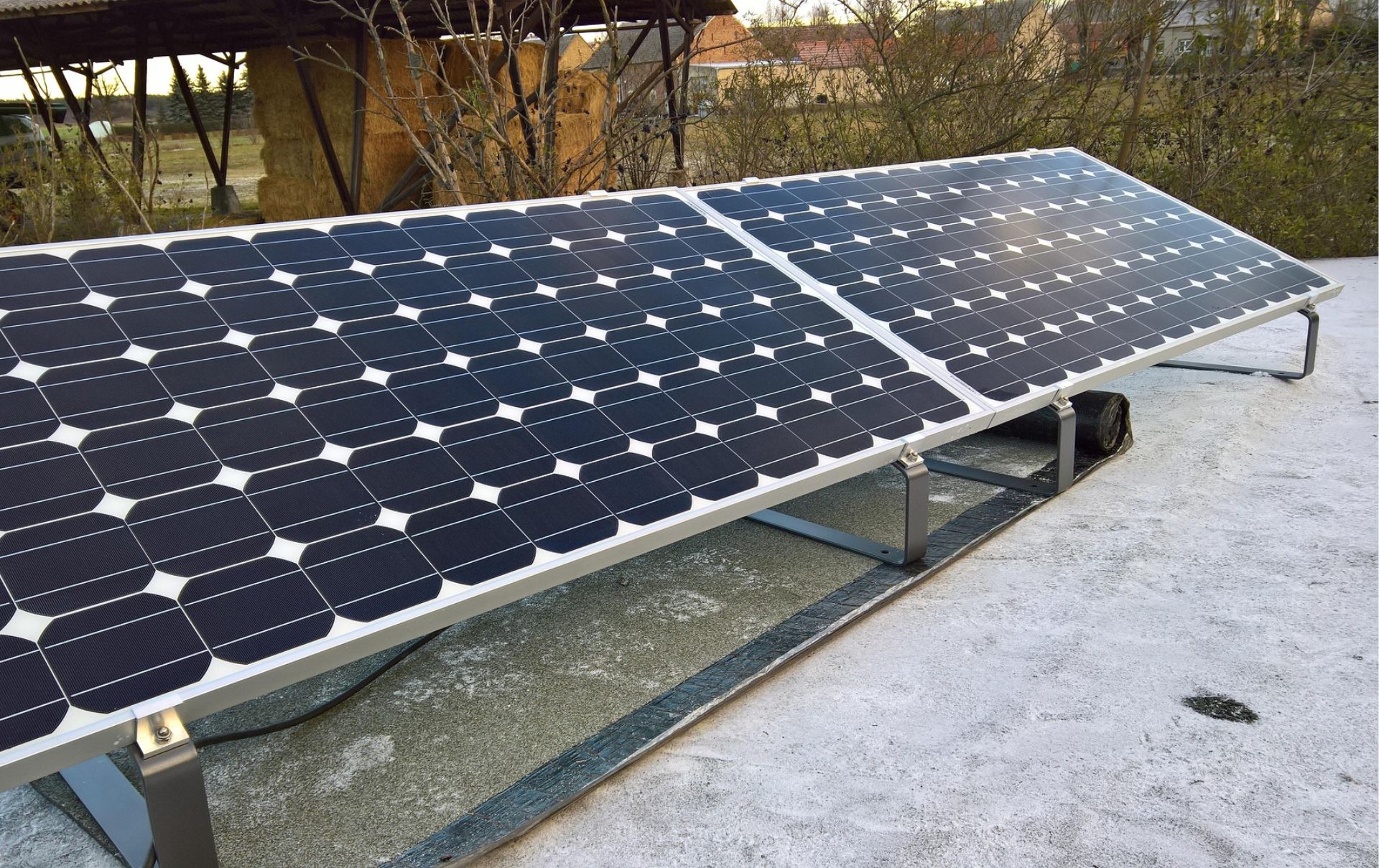 Neue-Regeln-f-r-Balkonkraftwerke-Was-sich-jetzt-ndert-und-warum-es-Kritik-gibt