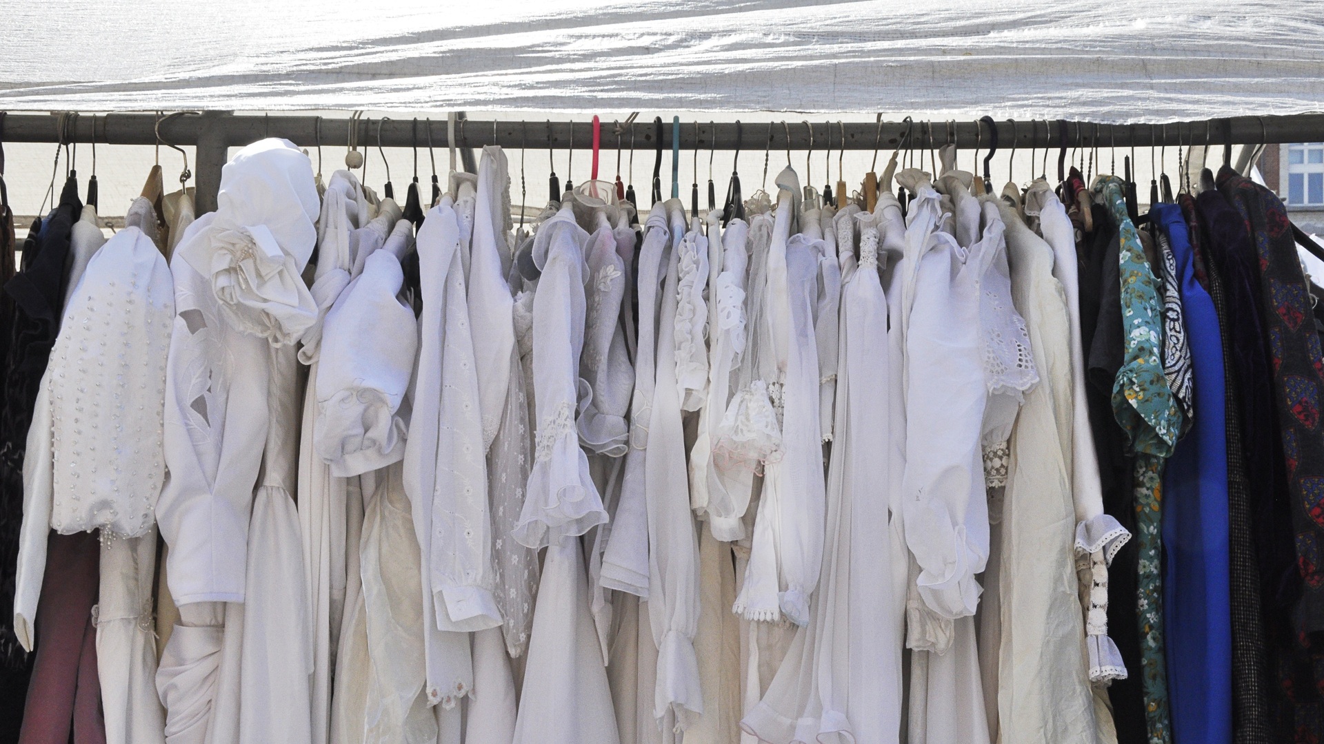 Vintage-vs-Secondhand-Was-ist-der-Unterschied-und-wo-kaufst-du-was-