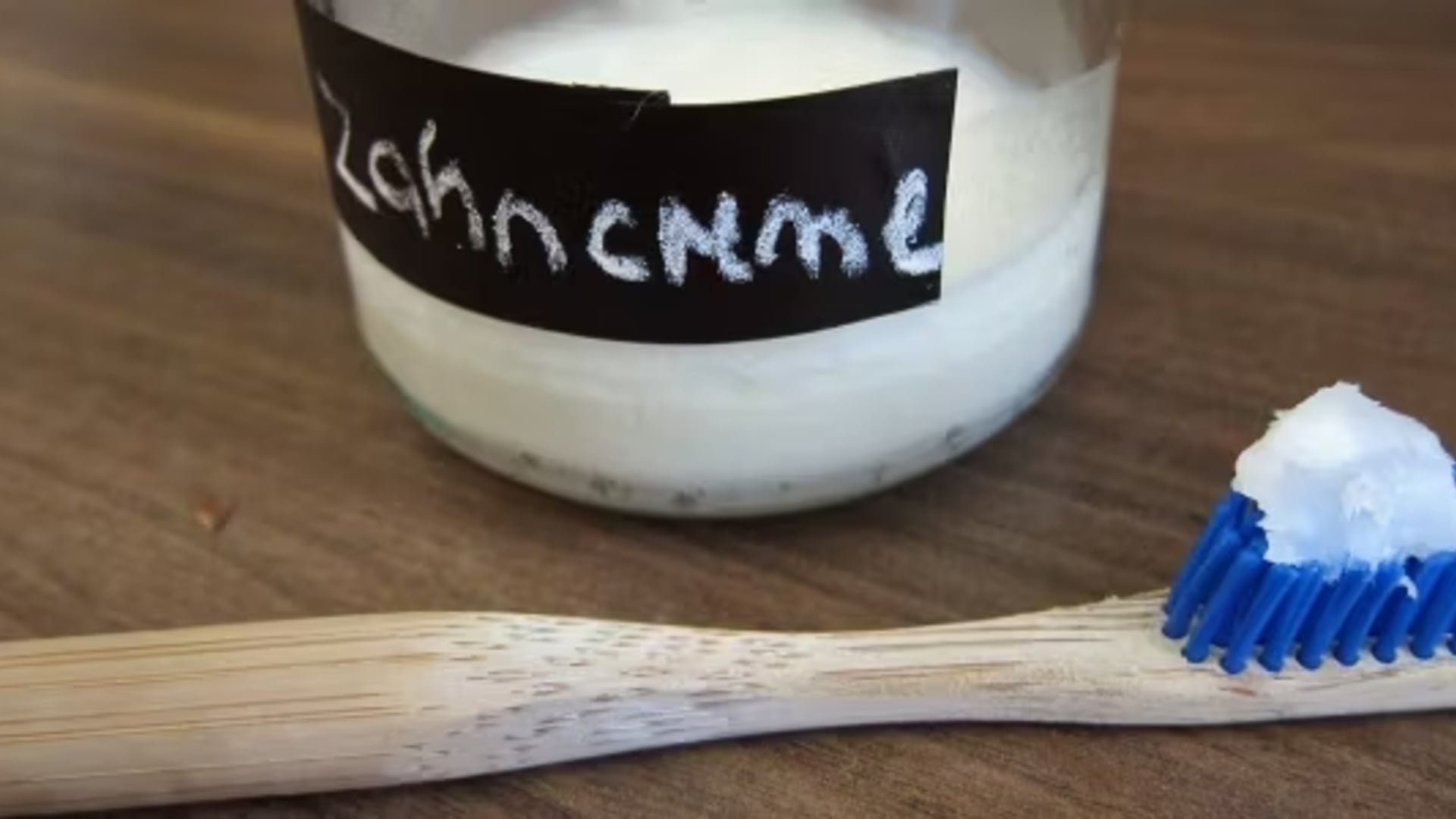 Zahnpasta-selber-machen-Rezept-Anleitung