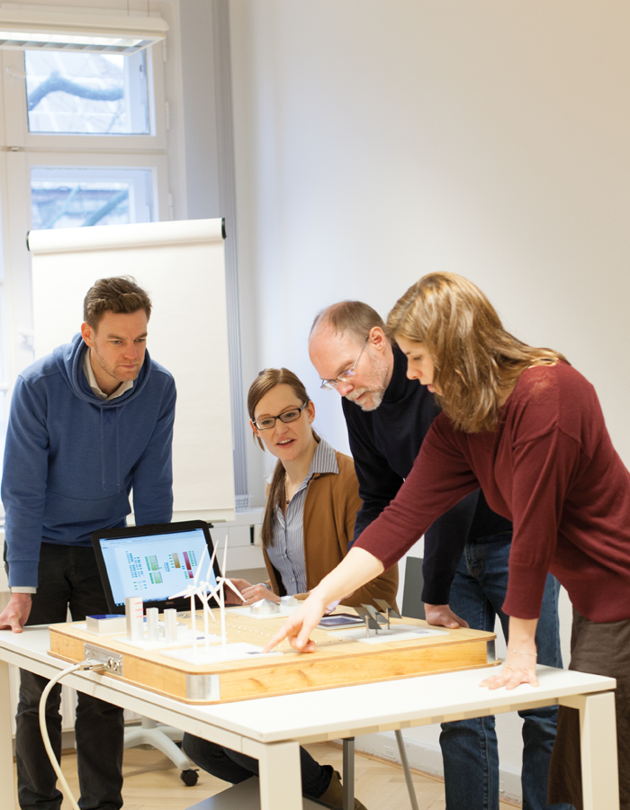 LLM_Nachhaltiskeitsrecht_Leuphana Kleine Studierendengruppen, intensive Betreuung und alles rund um das Nachhaltigkeitsrecht findest du bei der Leuphana Professional School..