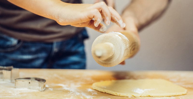 Minimalismus an Weihnachten: zusammen backen und kochen